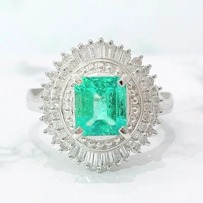 We bought Emerald ring 1.24ct PT900