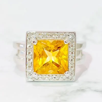We bought Nhẫn Citrine K18WG
