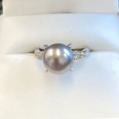 We bought Nhẫn Ngọc Trai K18WG