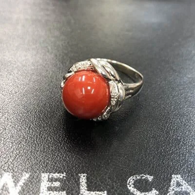 We bought Nhẫn San Hô Đỏ Pt900