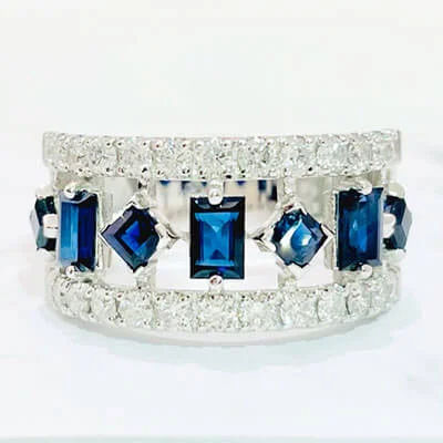 We bought Nhẫn Sapphire 1.68ct K18WG