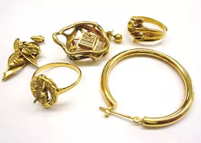 Trang Sức Gãy Hỏng